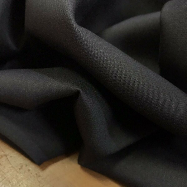Alfaiataria Crepe Carolina Liso Preto